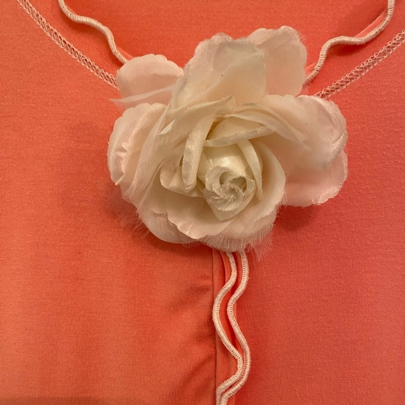 PRETTY SIZE MEDIUM PEACH WITH CREAM ACCENTS LONG SLEEVE T SHIRT V NECK - Picture 4 of 13